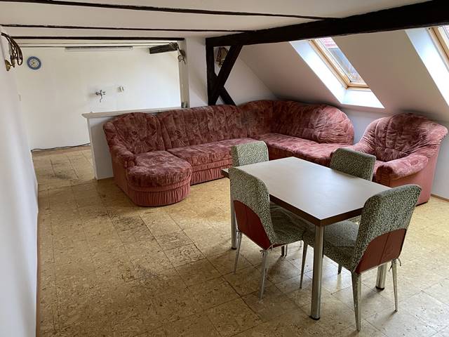 Obývací pokoj + kuchyně.